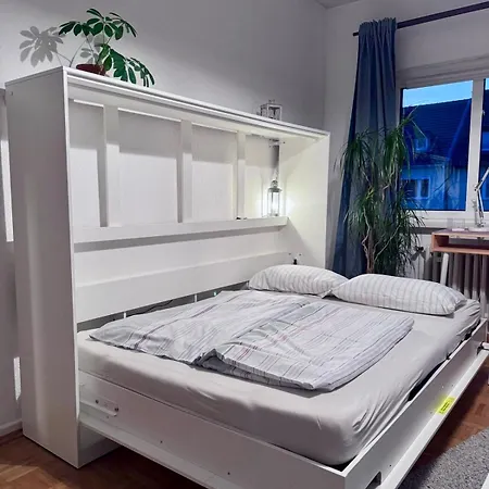 Gemuetliche Mit Balkon Und Top-anbindung *