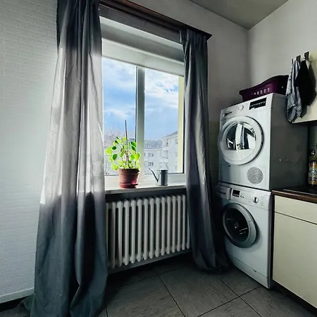 Gemuetliche Mit Balkon Und Top-anbindung
