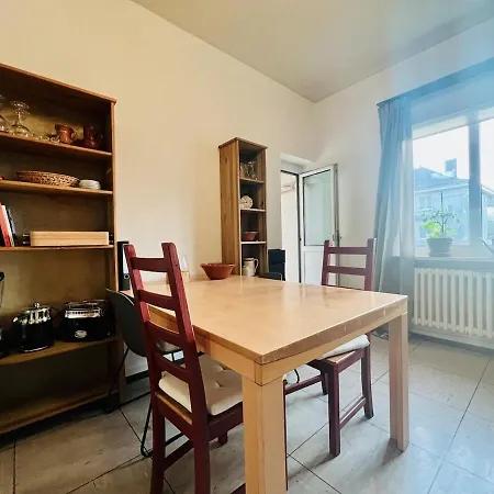 Gemuetliche Mit Balkon Und Top-anbindung * Keulen