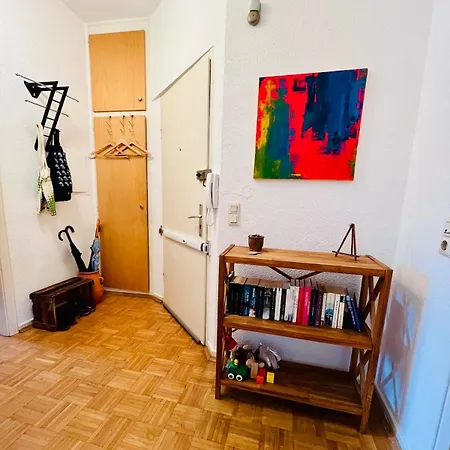 アパート Gemuetliche Mit Balkon Und Top-anbindung ケルン